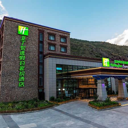 Holiday Inn Express Daocheng Yading, An Ihg Hotel Exterior photo