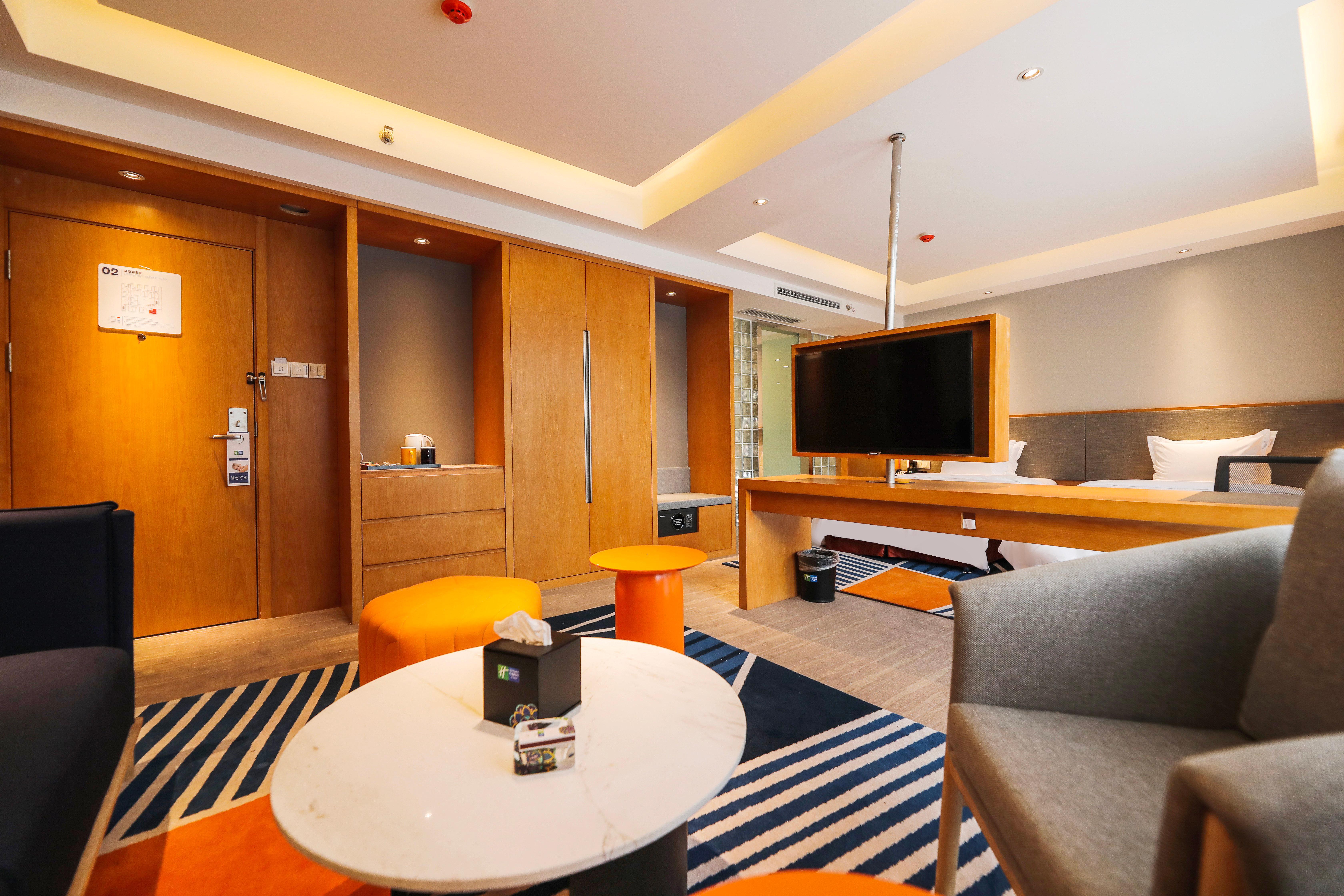 Holiday Inn Express Daocheng Yading, An Ihg Hotel Exterior photo