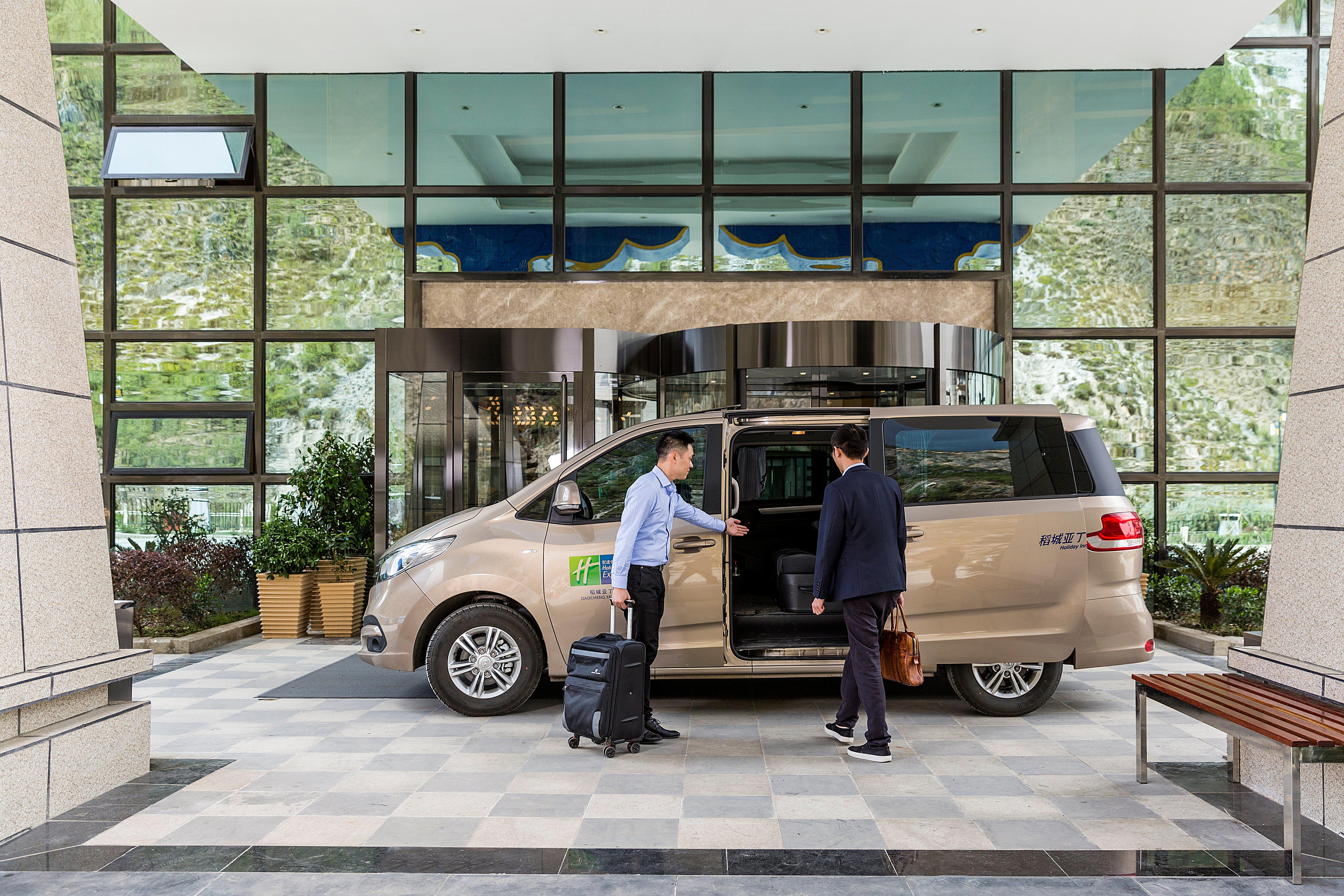 Holiday Inn Express Daocheng Yading, An Ihg Hotel Exterior photo