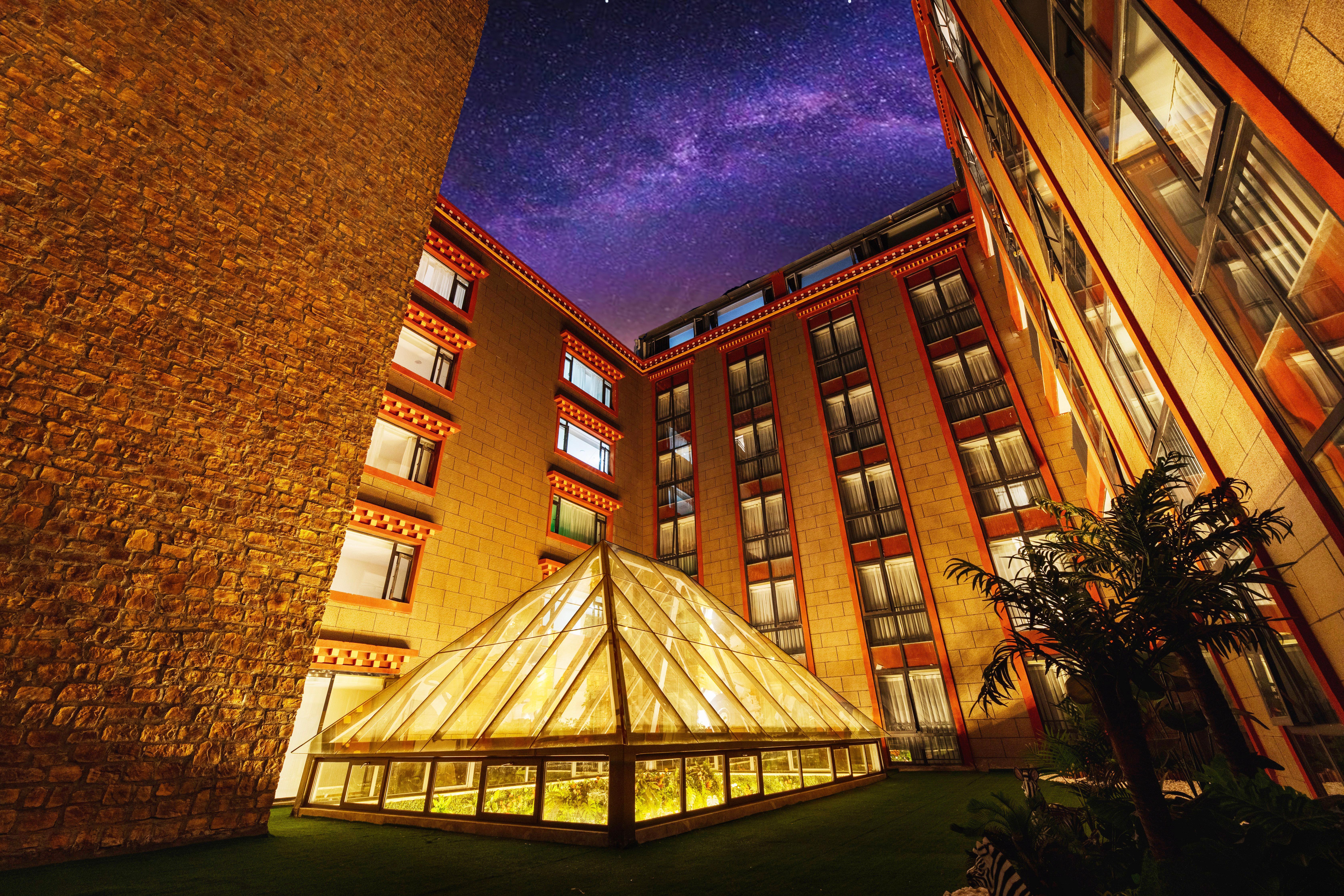 Holiday Inn Express Daocheng Yading, An Ihg Hotel Exterior photo